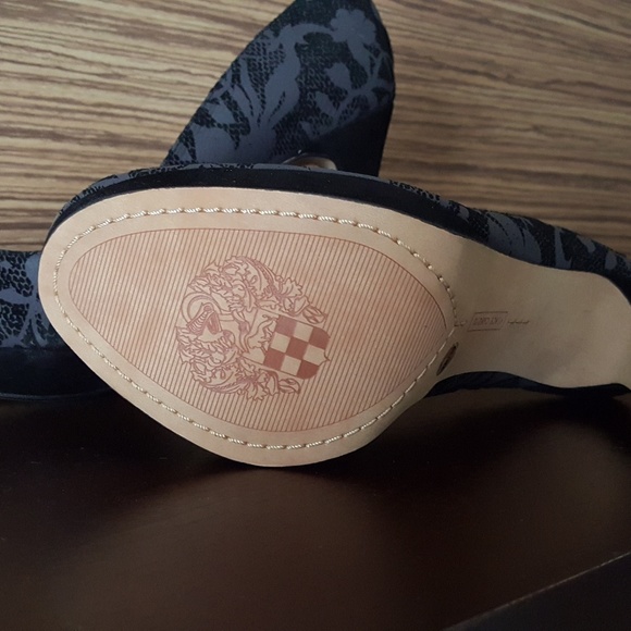 Vince Camuto Heels - Picture 2 of 6